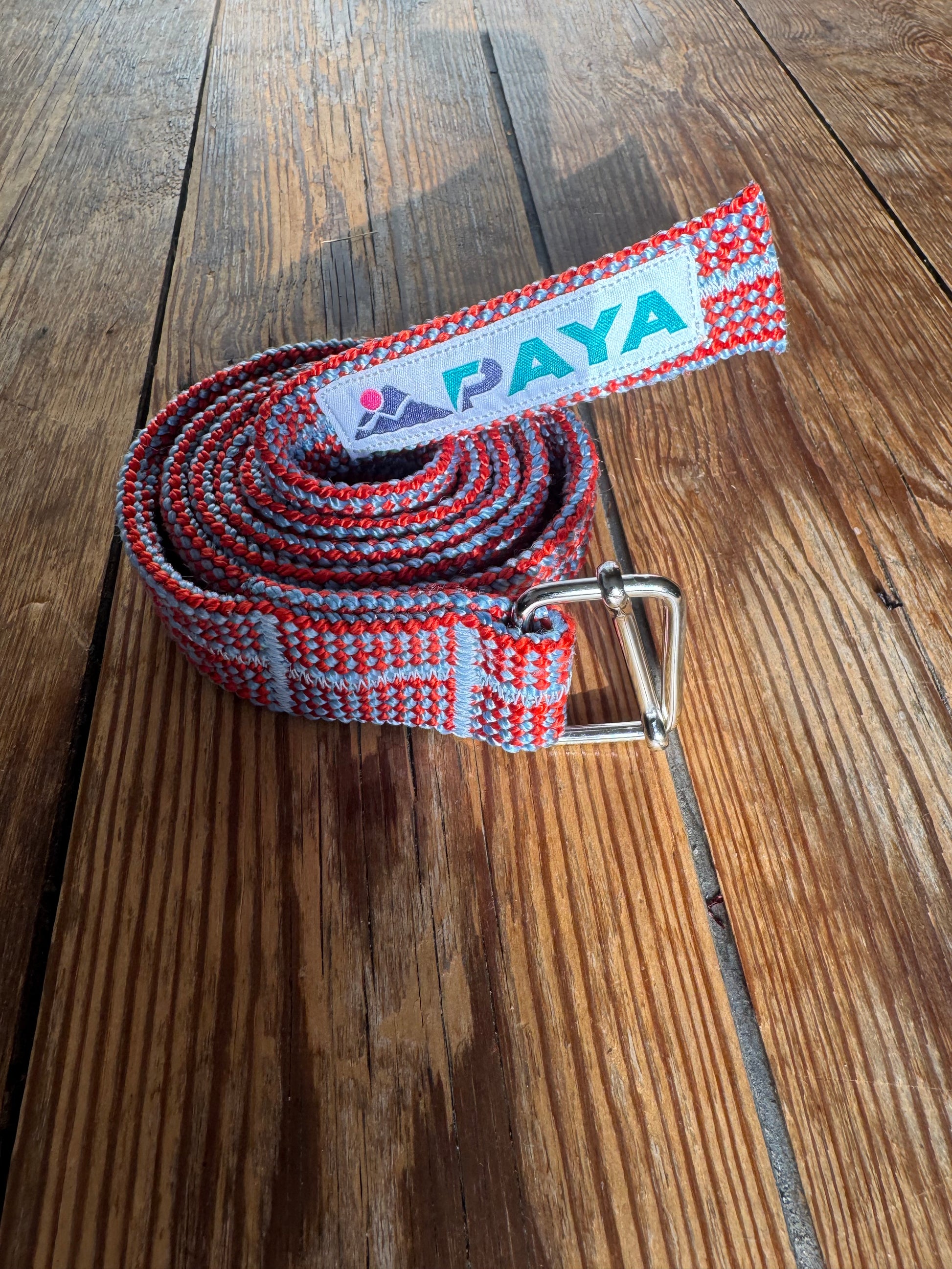Ceinture PAYA rouge avec motifs gris