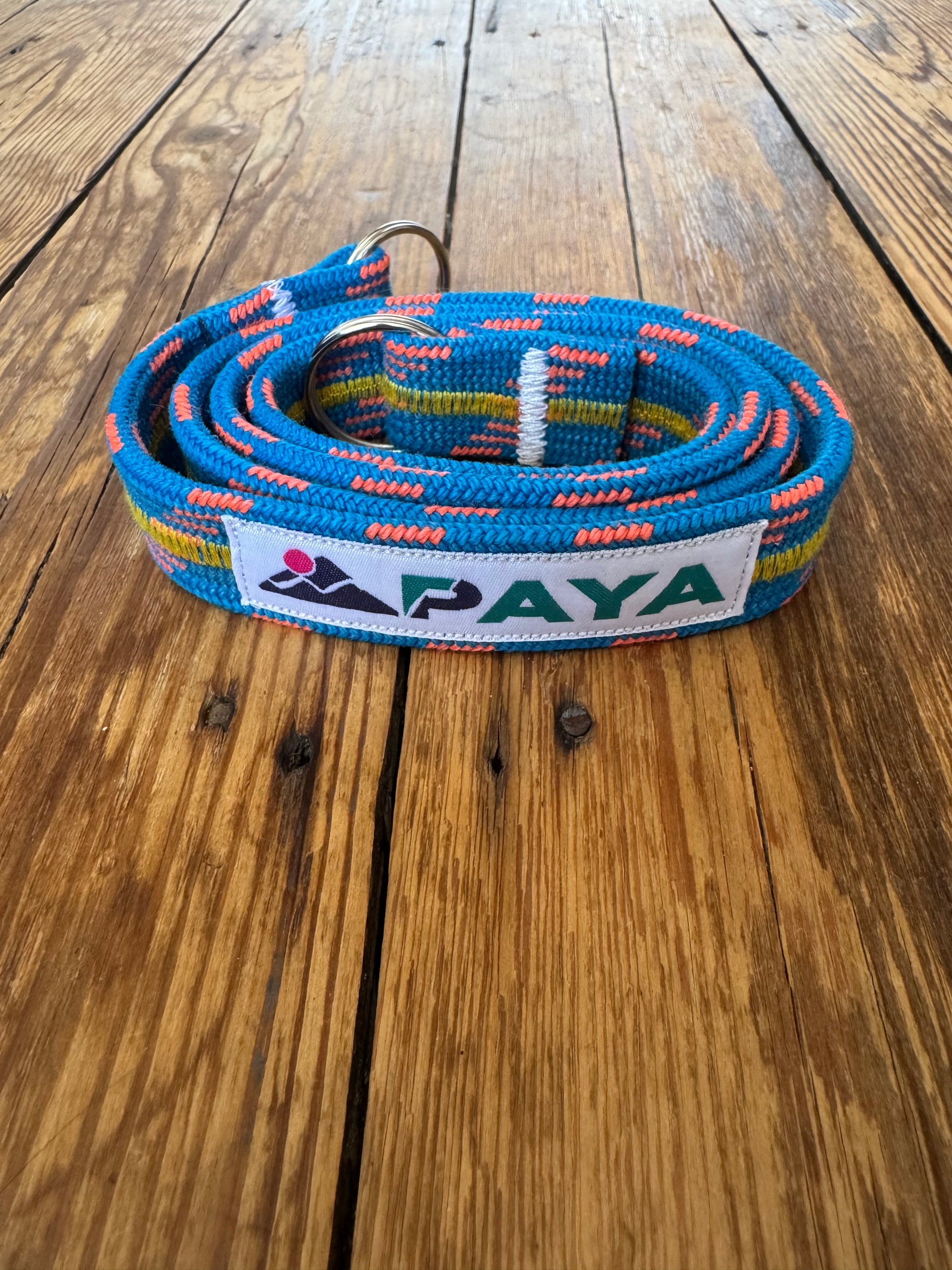 Sangle PAYA bleu avec fil jaune