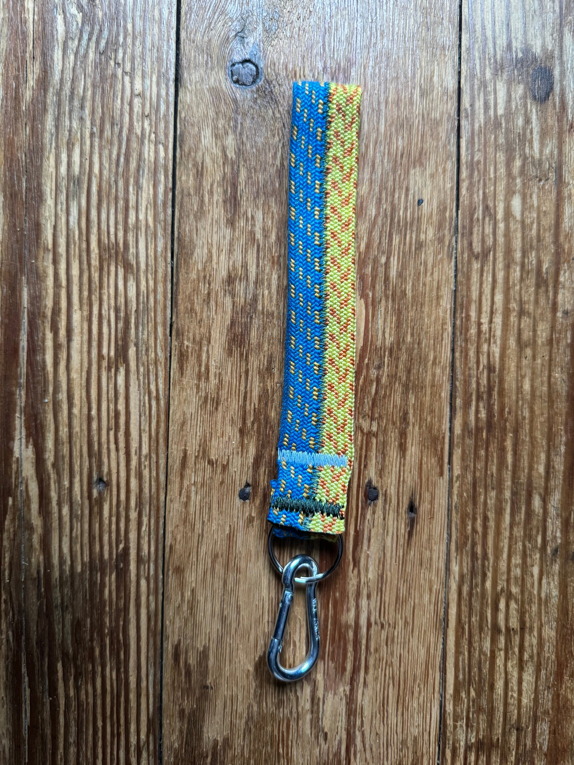 Porte-clés jaune/bleu PAYA & be unique.