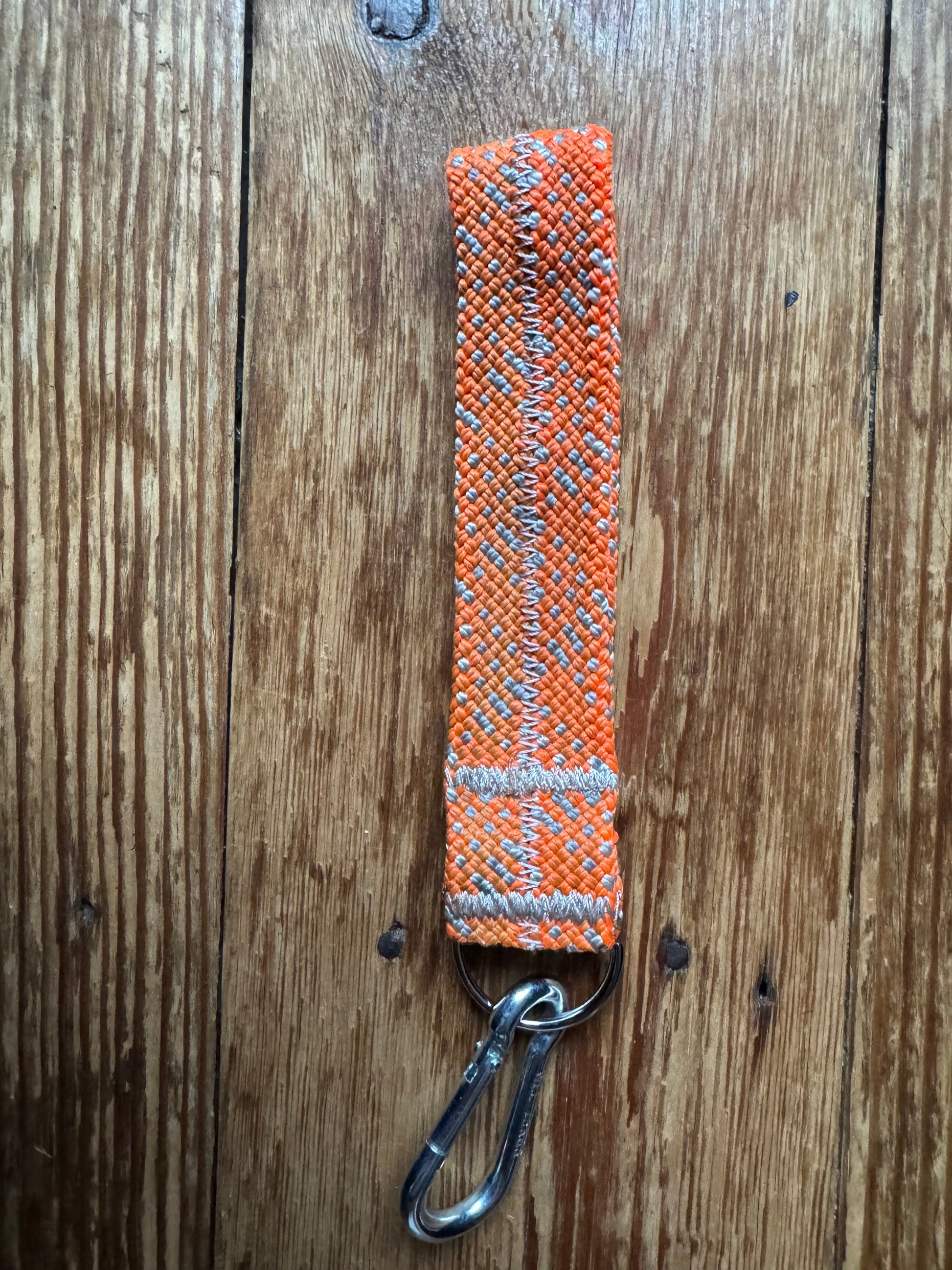 Porte-clés orange PAYA & be unique.