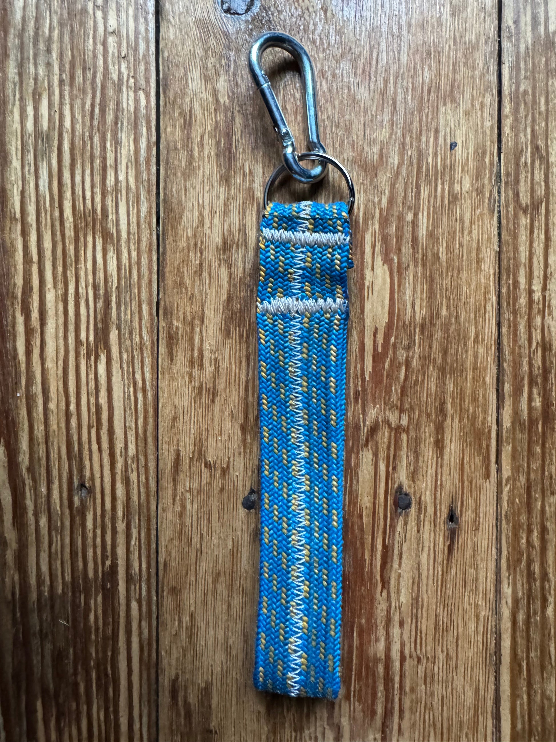 Porte-clés bleu PAYA & be unique.