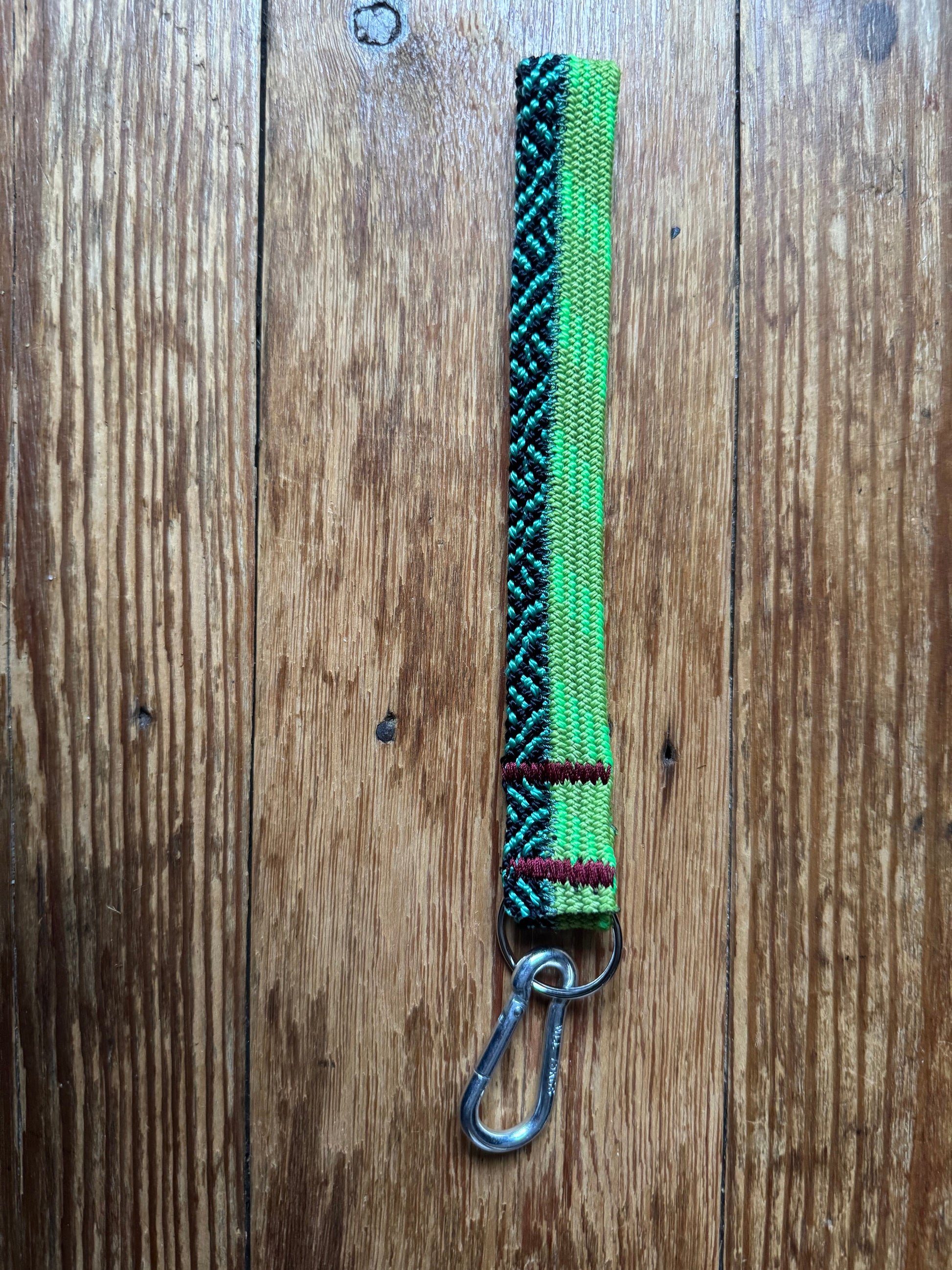 Porte-clés vert PAYA & be unique.