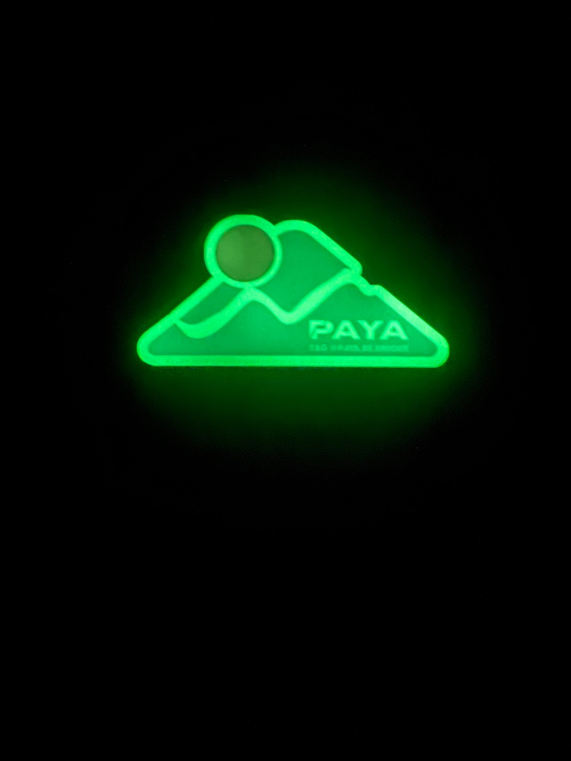Sticker phosphorescent PAYA & be unique