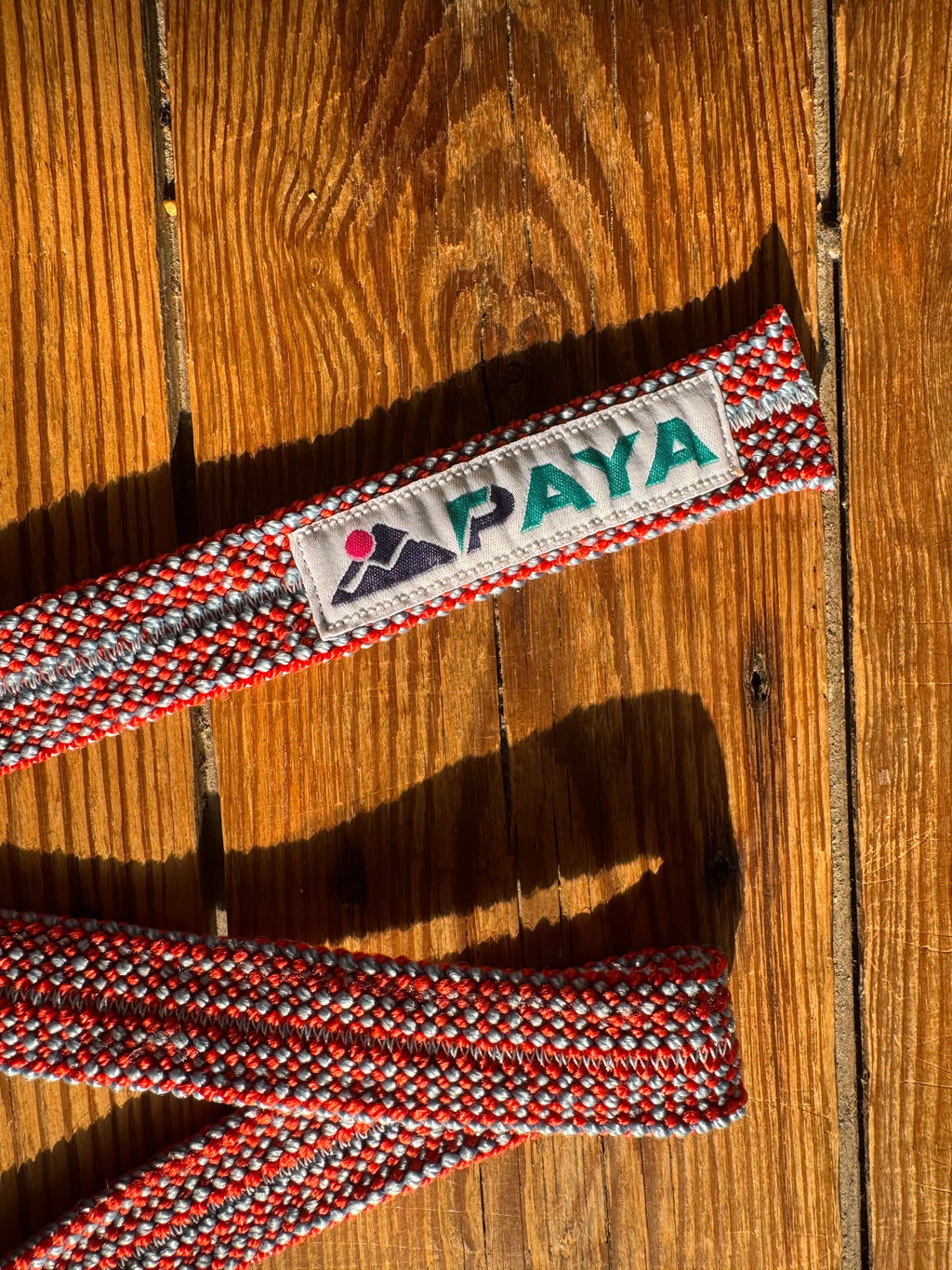 Ceinture PAYA rouge avec motifs gris