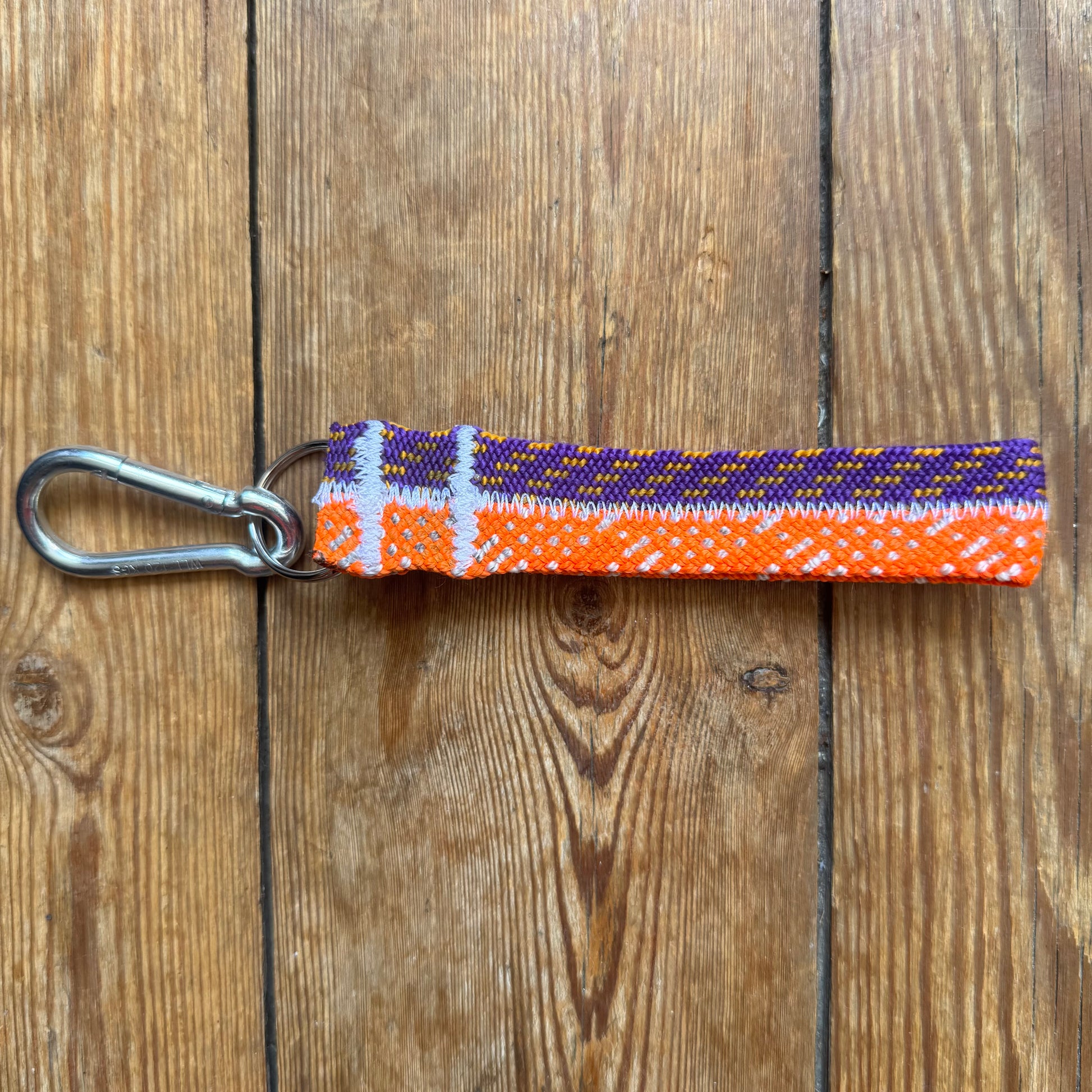 Porte-clés orange/mauve